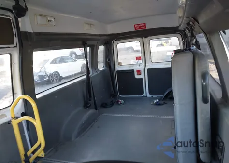 2006 Ford E-350 Super Duty Commercial/Recreational z USA, uszkodzony, nr VIN 1FTSS34L06DA27743